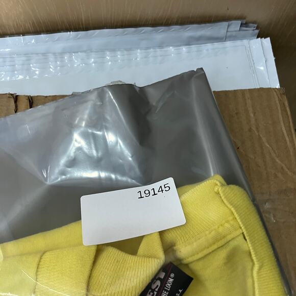 Fruit of the Loom T-Shirt Mens Size M Yellow Vietnam 1967 Point Caution USCG - Picture 10 of 10